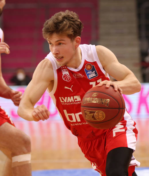 红魔阵中仍 红魔阵中仍