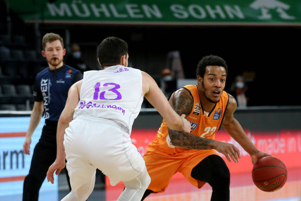 通过观察巴 通过观察巴