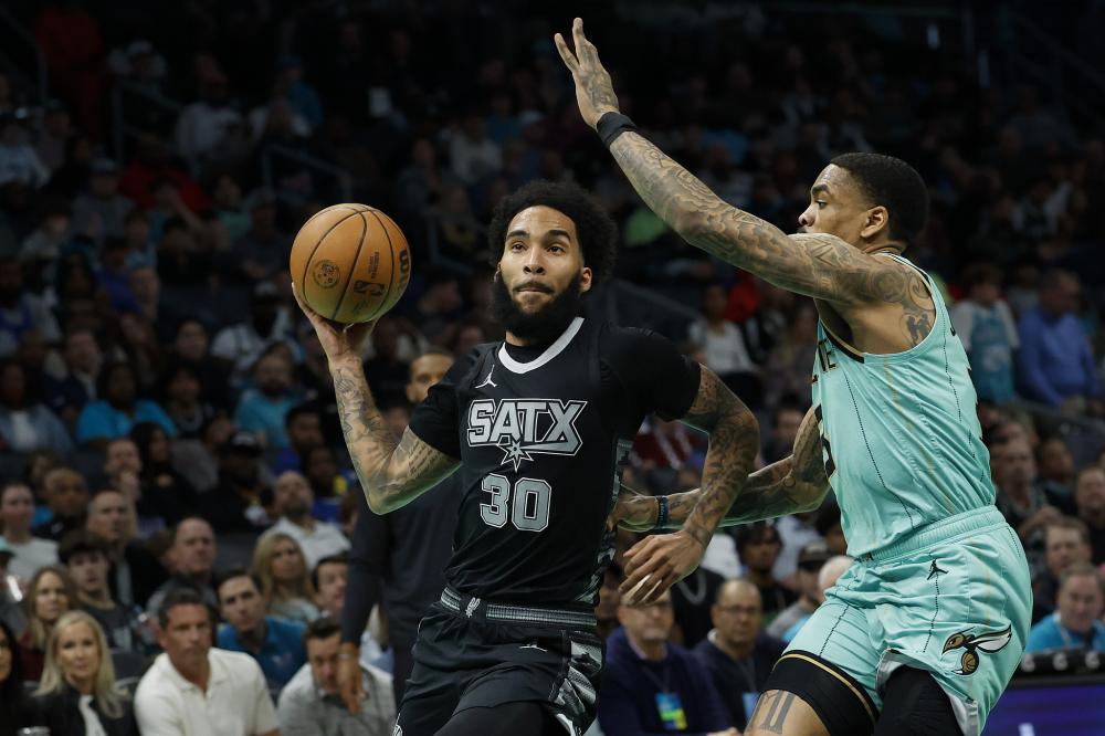 交媒体上转 交媒体上转